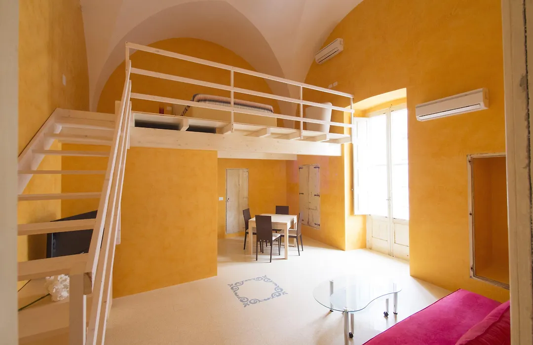 Relais Carlo V - Palazzo Storico-1